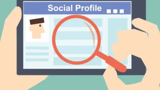 Loupe sur l'en-tête d'un CV