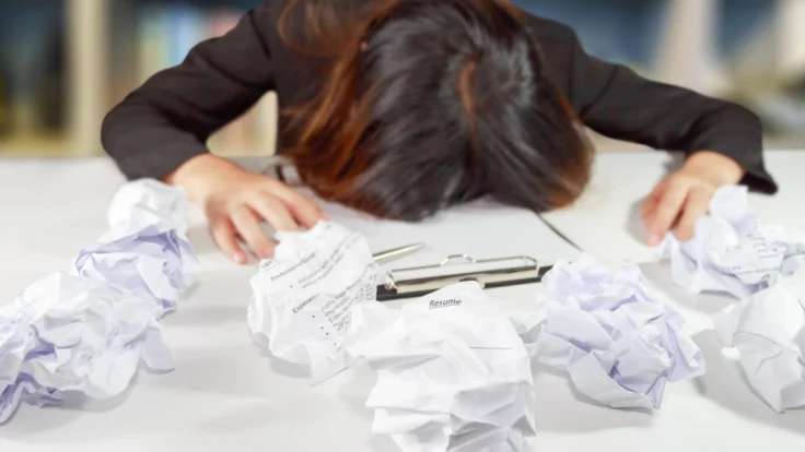 Candidate qui a réécrit son CV plusieurs fois pour corriger les erreurs, mais n'est pas encore satisfaite